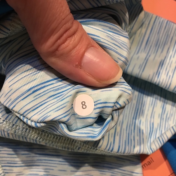 Lululemon Leggings - Size 8 - Picture 8 of 8